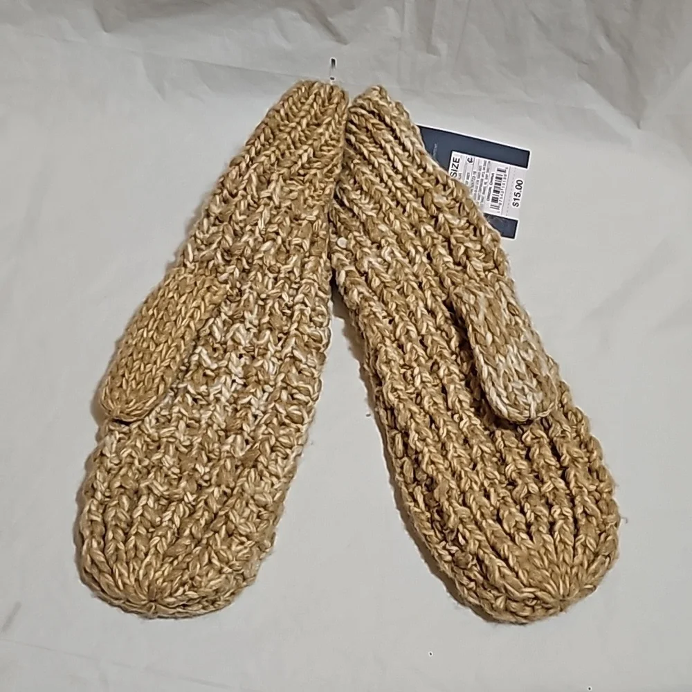 Universal Thread Women's One Size Tan Mittens New